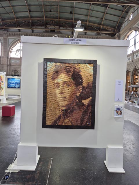 Das neue Korkbild zeigt die Sängerin Anny Ogrezeanu. Foto: zVg