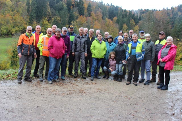Sie trotzten dem schlechten Wetter und erledigten die anstehenden Arbeiten.